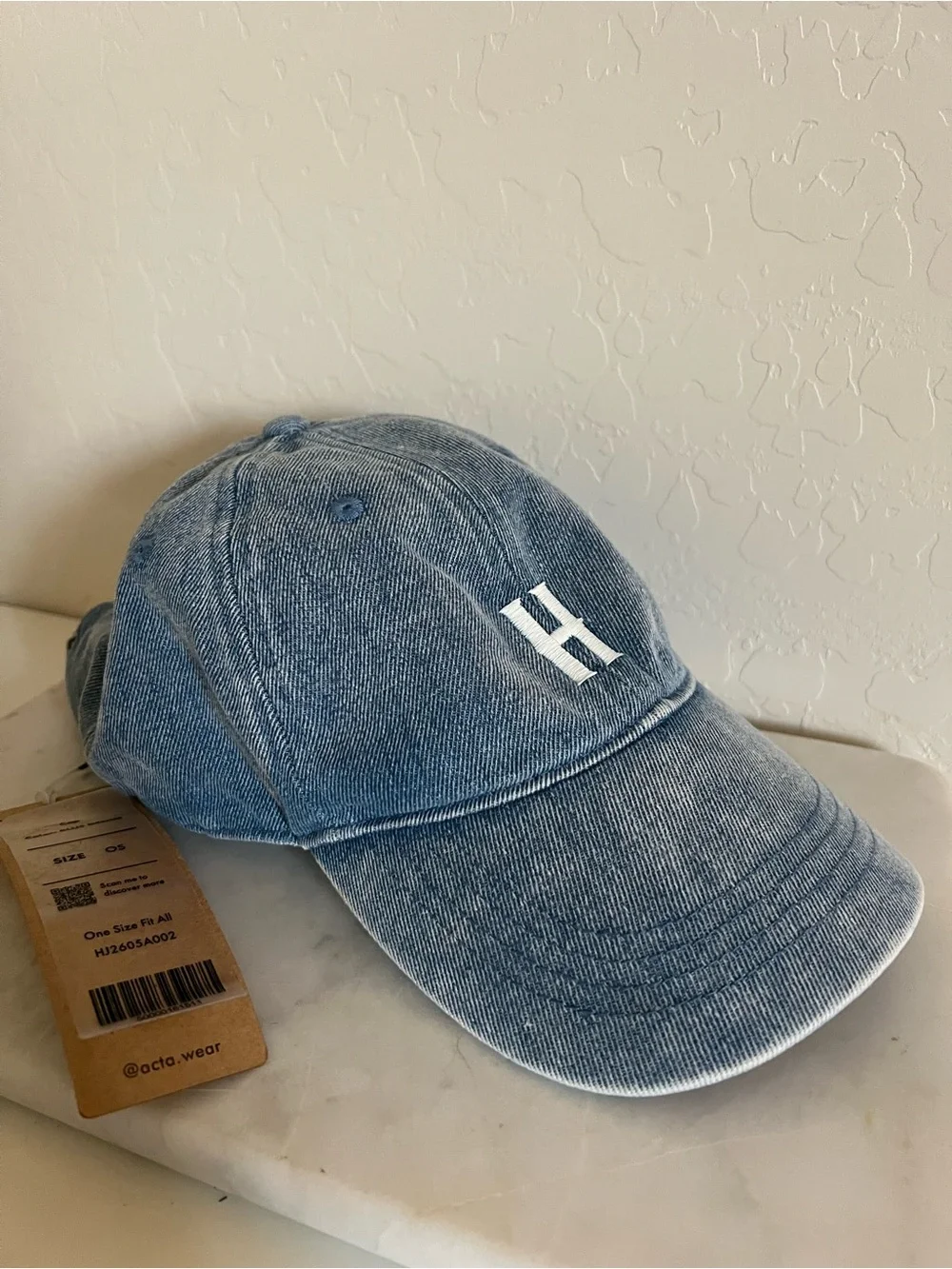 NWT Hydrojug blue denim baseball cap with white embroidered 'H' logo